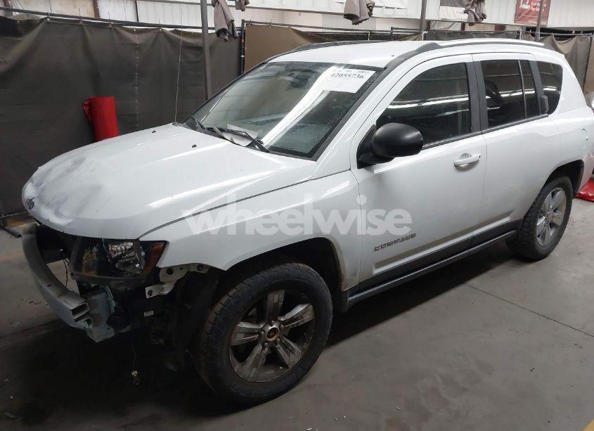 Photo 2 of 2016 Jeep Compass SPORT (VIN 1C4NJDBB5GD617017)