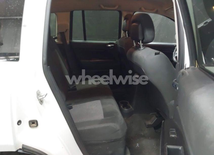 Photo 8 of 2016 Jeep Compass SPORT (VIN 1C4NJDBB5GD617017)