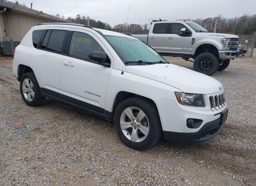 2016 Jeep Compass SPORT (VIN 1C4NJDBB5GD661907) main photo