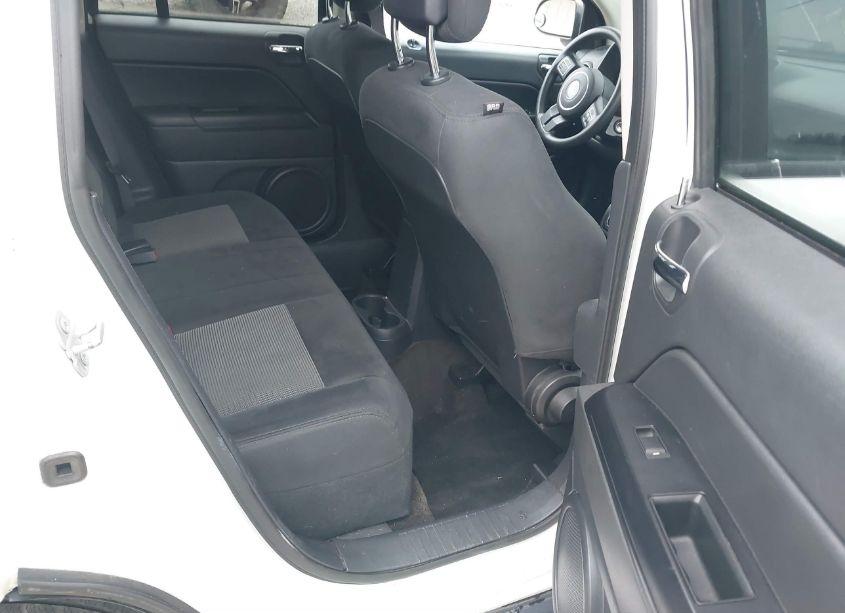 Photo 8 of 2016 Jeep Compass SPORT (VIN 1C4NJDBB5GD661907)