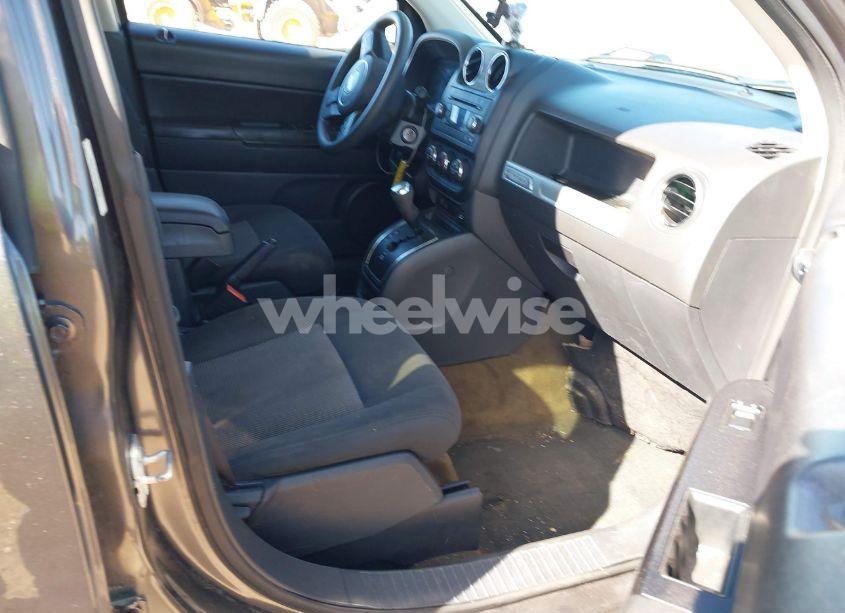 Photo 5 of 2016 Jeep Compass SPORT (VIN 1C4NJDBB5GD778189)