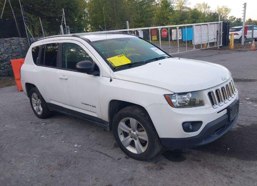 2016 Jeep Compass SPORT (VIN 1C4NJDBB5GD797745) main photo