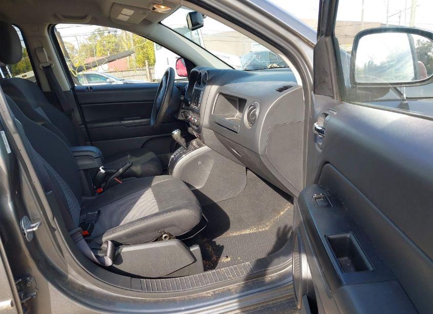 Photo 5 of 2012 Jeep Compass SPORT (VIN 1C4NJDBB6CD599492)