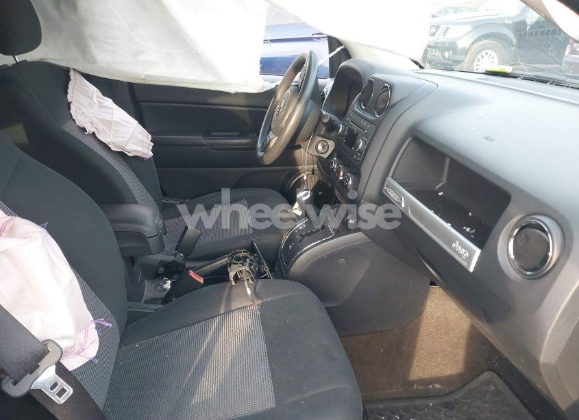 Photo 5 of 2014 Jeep Compass SPORT (VIN 1C4NJDBB6ED532748)