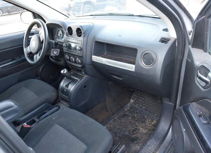 Photo 5 of 2014 Jeep Compass SPORT (VIN 1C4NJDBB6ED536959)