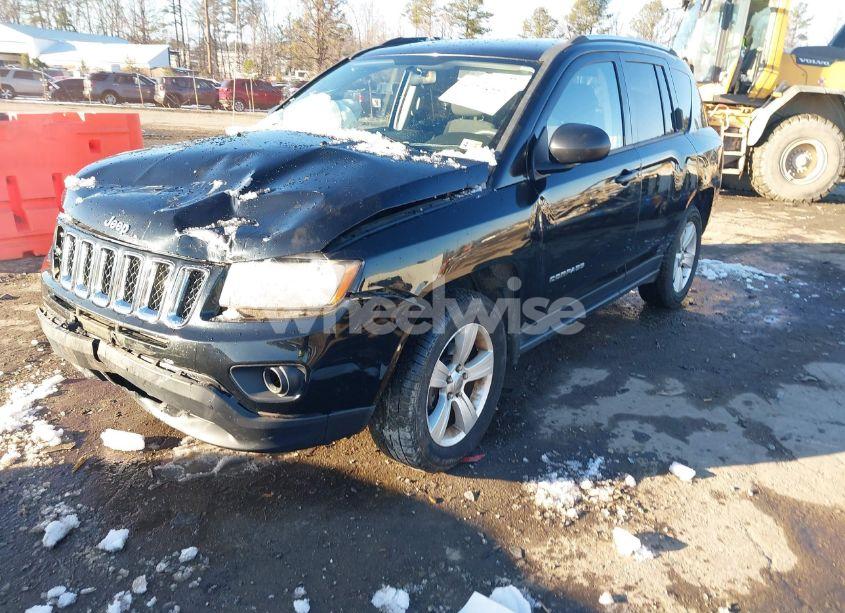 Photo 2 of 2014 Jeep Compass SPORT (VIN 1C4NJDBB6ED568021)
