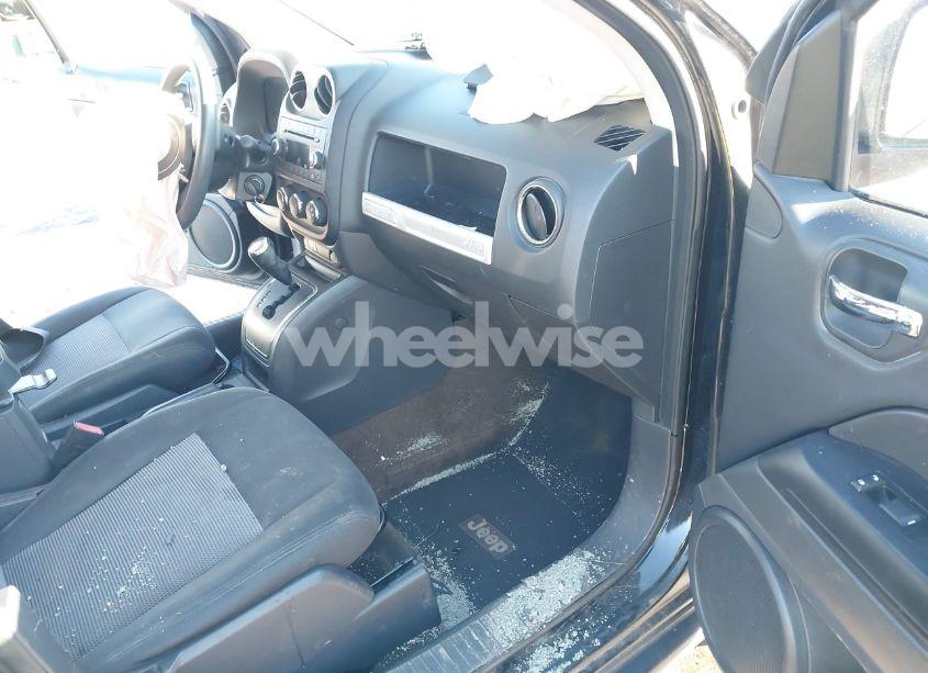 Photo 5 of 2014 Jeep Compass SPORT (VIN 1C4NJDBB6ED568021)