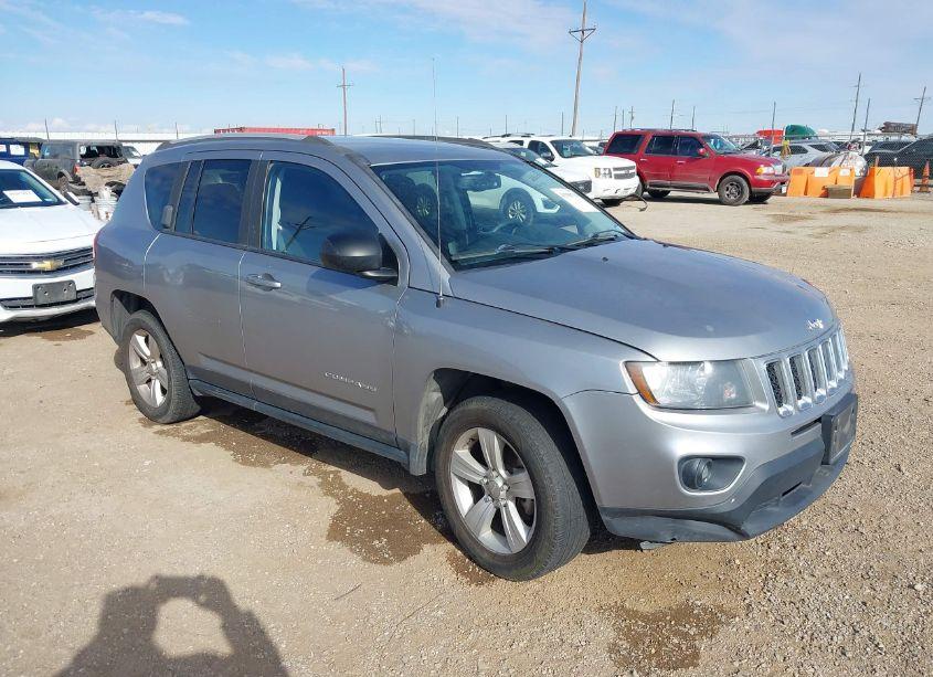 2016 Jeep Compass SPORT (VIN 1C4NJDBB6GD686797) main photo