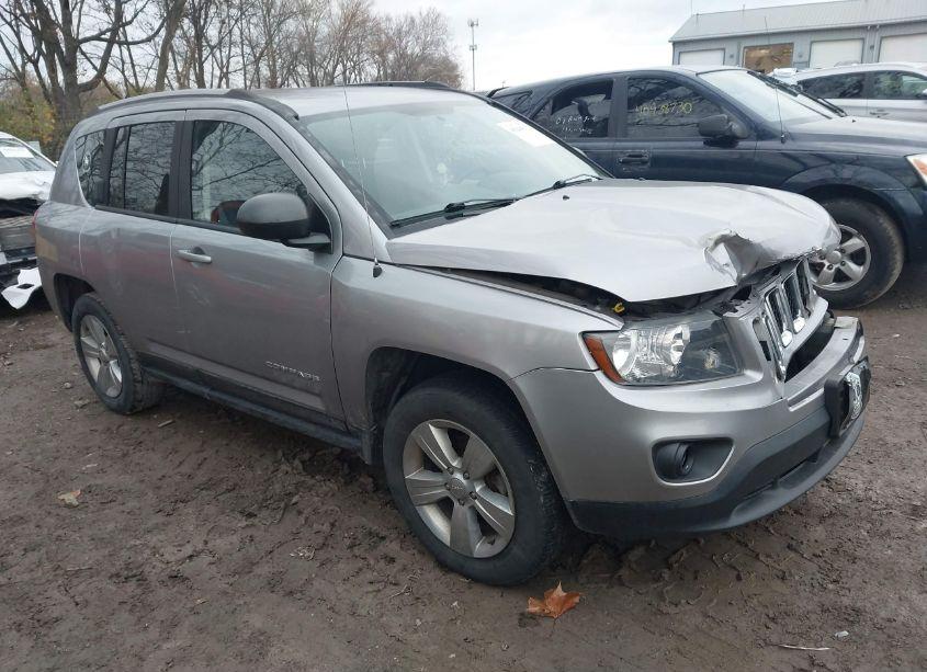 2017 Jeep Compass SPORT 4X4 (VIN 1C4NJDBB6HD142401) main photo