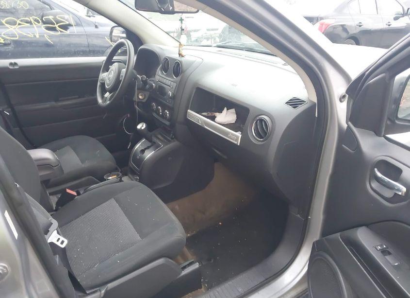 Photo 5 of 2017 Jeep Compass SPORT 4X4 (VIN 1C4NJDBB6HD142401)