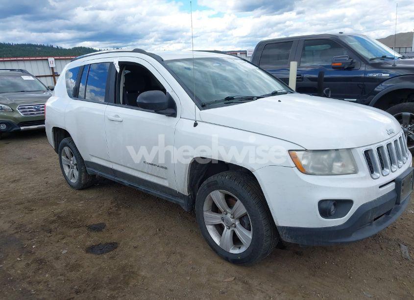 2013 Jeep Compass SPORT (VIN 1C4NJDBB7DD245434) main photo