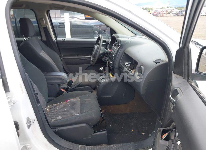 Photo 5 of 2013 Jeep Compass SPORT (VIN 1C4NJDBB7DD245434)