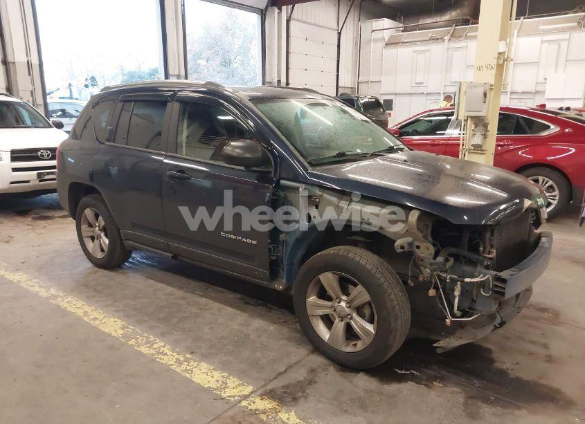 2014 Jeep Compass SPORT (VIN 1C4NJDBB7ED661789) main photo