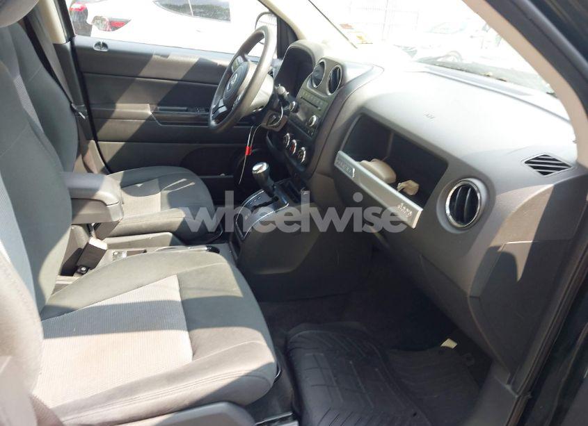 Photo 5 of 2015 Jeep Compass SPORT (VIN 1C4NJDBB7FD153694)