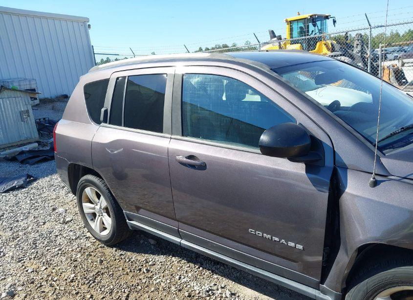 Photo 13 of 2016 Jeep Compass SPORT (VIN 1C4NJDBB7GD626740)