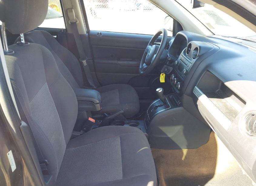 Photo 5 of 2016 Jeep Compass SPORT (VIN 1C4NJDBB7GD626740)