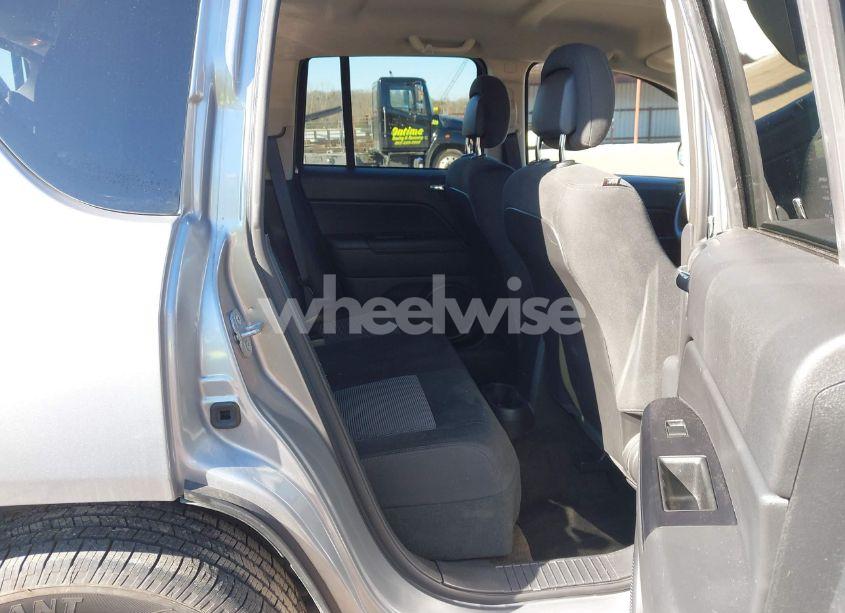 Photo 8 of 2016 Jeep Compass SPORT (VIN 1C4NJDBB7GD671418)