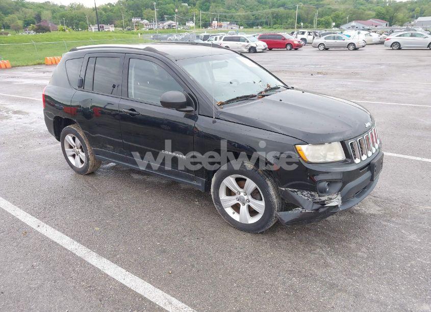 2013 Jeep Compass SPORT (VIN 1C4NJDBB8DD113721) main photo