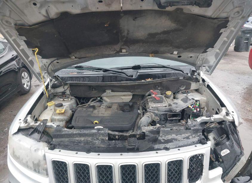 Photo 10 of 2014 Jeep Compass SPORT (VIN 1C4NJDBB8ED579991)