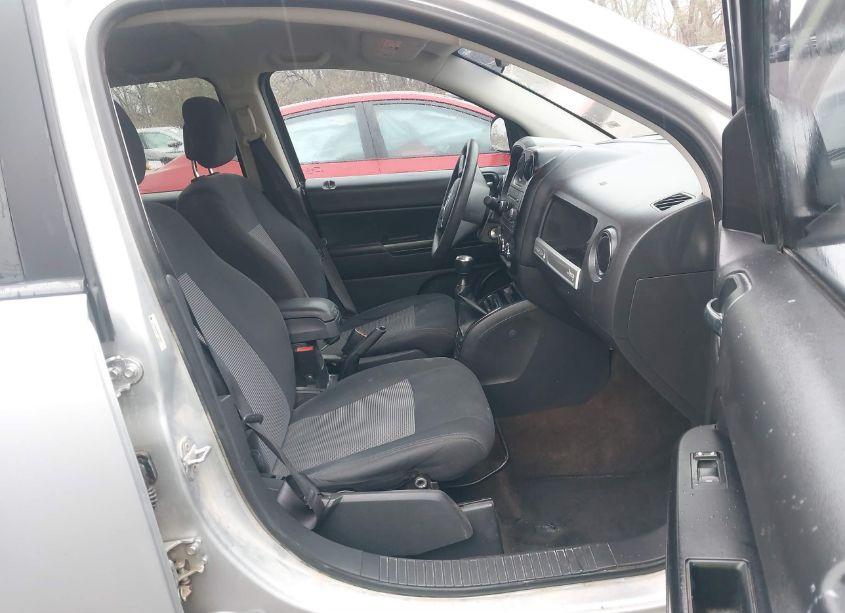 Photo 5 of 2014 Jeep Compass SPORT (VIN 1C4NJDBB8ED579991)