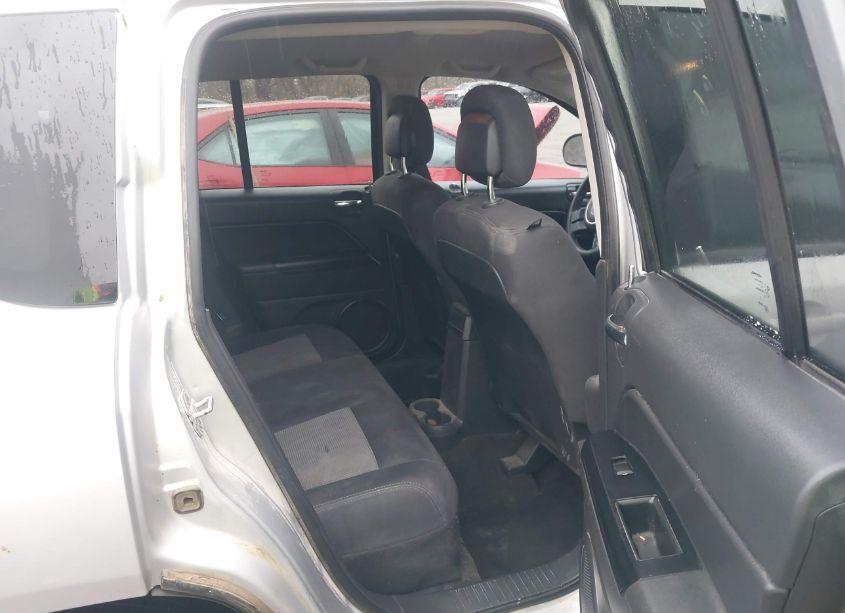 Photo 8 of 2014 Jeep Compass SPORT (VIN 1C4NJDBB8ED579991)