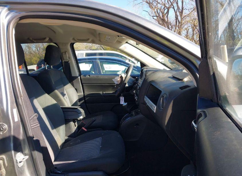 Photo 5 of 2014 Jeep Compass SPORT (VIN 1C4NJDBB8ED592367)