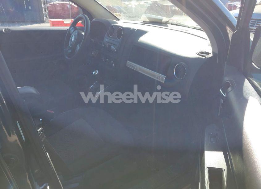 Photo 5 of 2014 Jeep Compass SPORT (VIN 1C4NJDBB8ED592823)