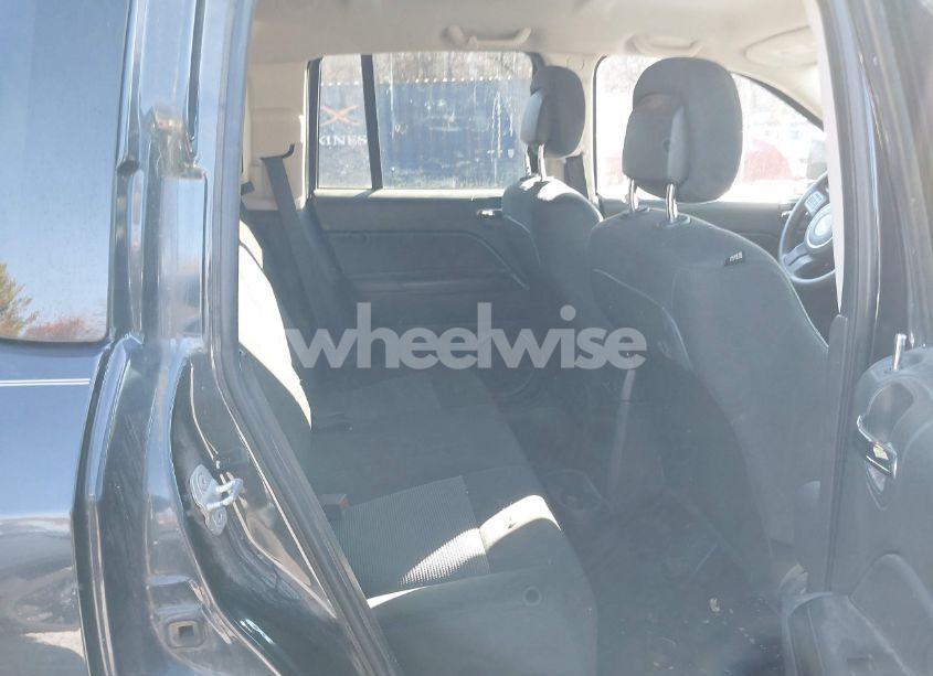 Photo 8 of 2014 Jeep Compass SPORT (VIN 1C4NJDBB8ED592823)