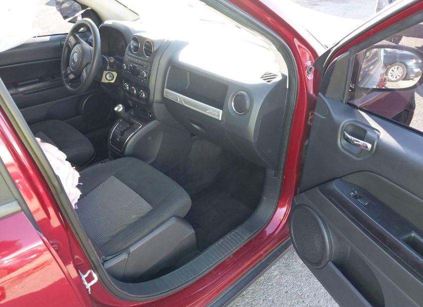 Photo 5 of 2014 Jeep Compass SPORT (VIN 1C4NJDBB8ED825633)