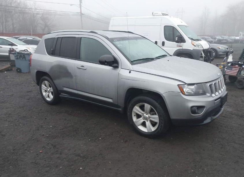 2016 Jeep Compass SPORT (VIN 1C4NJDBB8GD714311) main photo