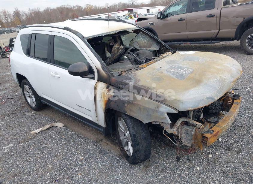2014 Jeep Compass SPORT (VIN 1C4NJDBB9ED536860) main photo
