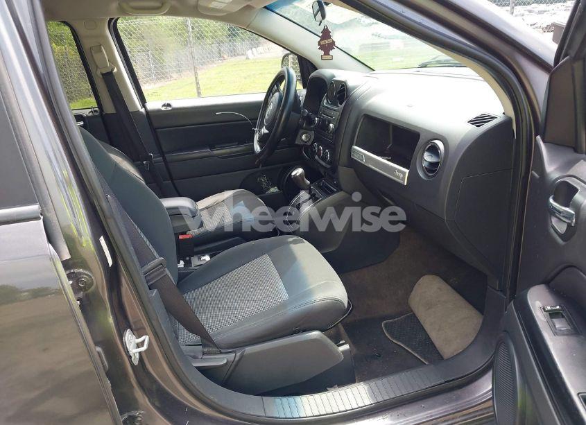 Photo 5 of 2014 Jeep Compass SPORT (VIN 1C4NJDBB9ED800255)