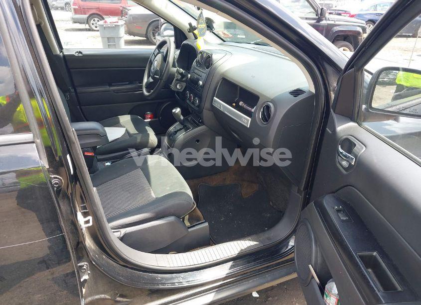 Photo 5 of 2014 Jeep Compass SPORT (VIN 1C4NJDBB9ED841209)