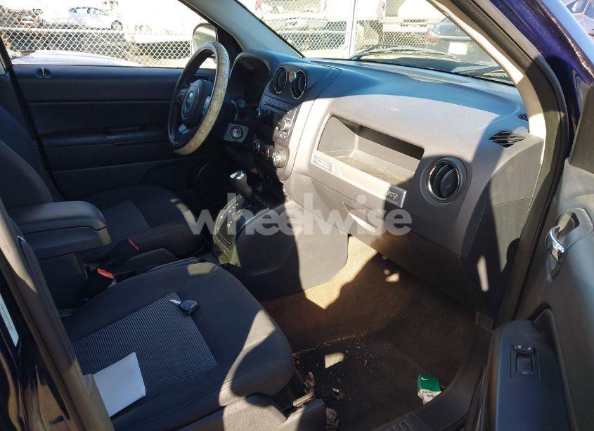 Photo 5 of 2015 Jeep Compass SPORT (VIN 1C4NJDBB9FD321402)