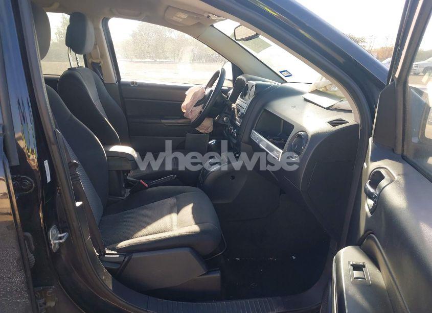 Photo 5 of 2016 Jeep Compass SPORT (VIN 1C4NJDBB9GD549921)