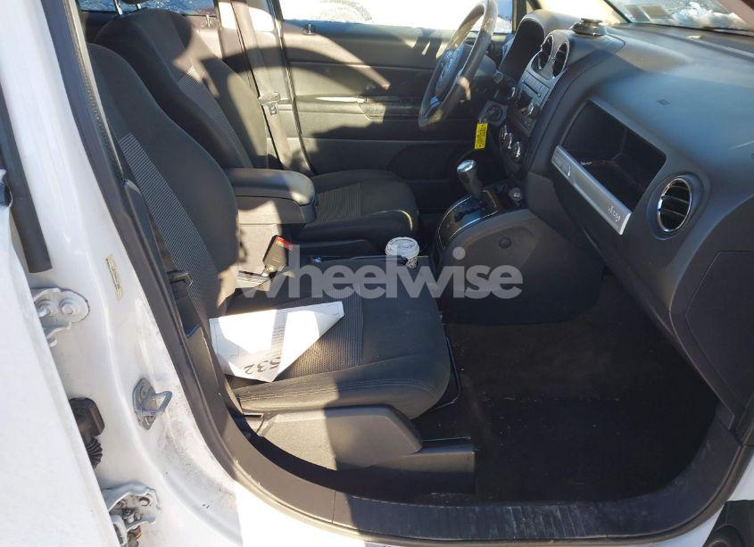 Photo 5 of 2016 Jeep Compass SPORT (VIN 1C4NJDBB9GD733305)