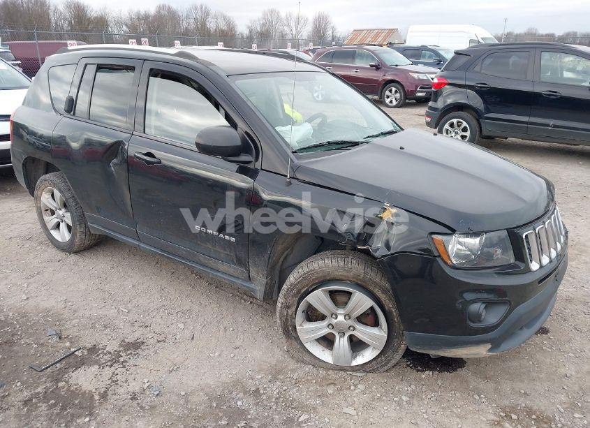 2014 Jeep Compass SPORT (VIN 1C4NJDBBXED621349) main photo
