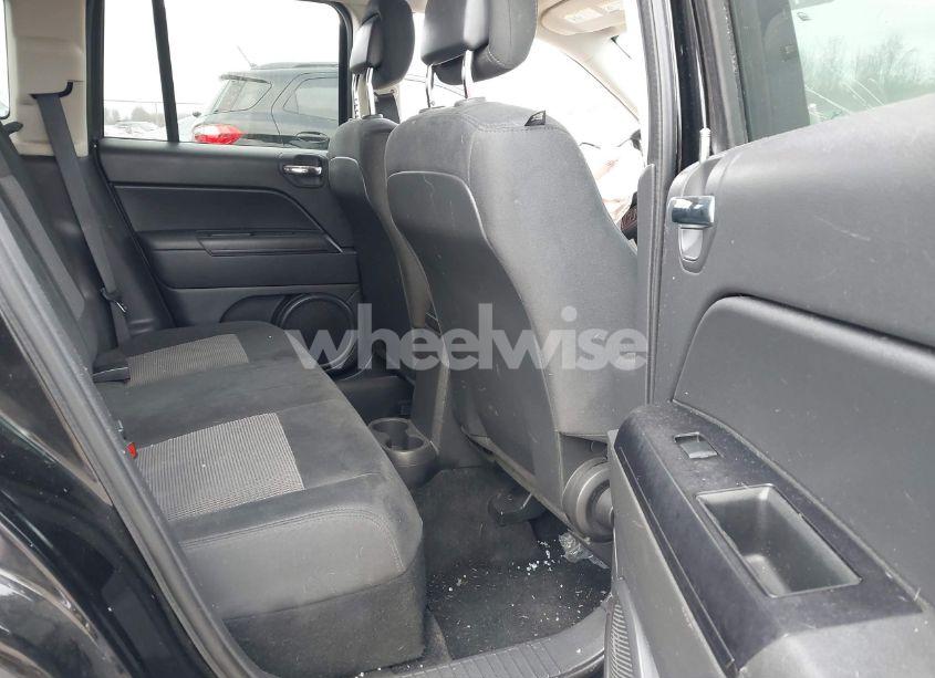 Photo 8 of 2014 Jeep Compass SPORT (VIN 1C4NJDBBXED621349)