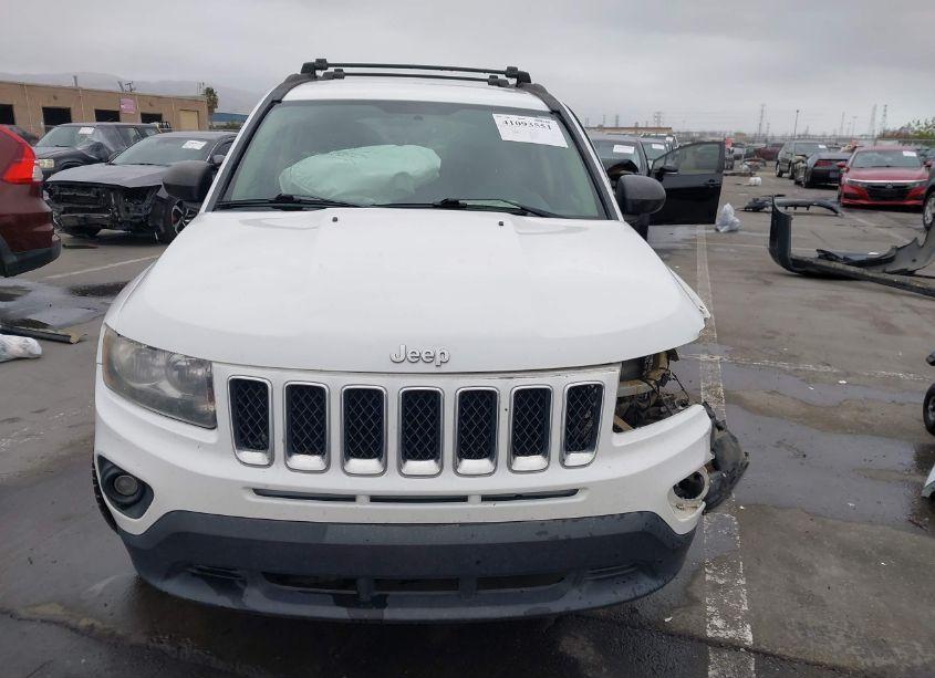 Photo 11 of 2014 Jeep Compass SPORT (VIN 1C4NJDBBXED827349)