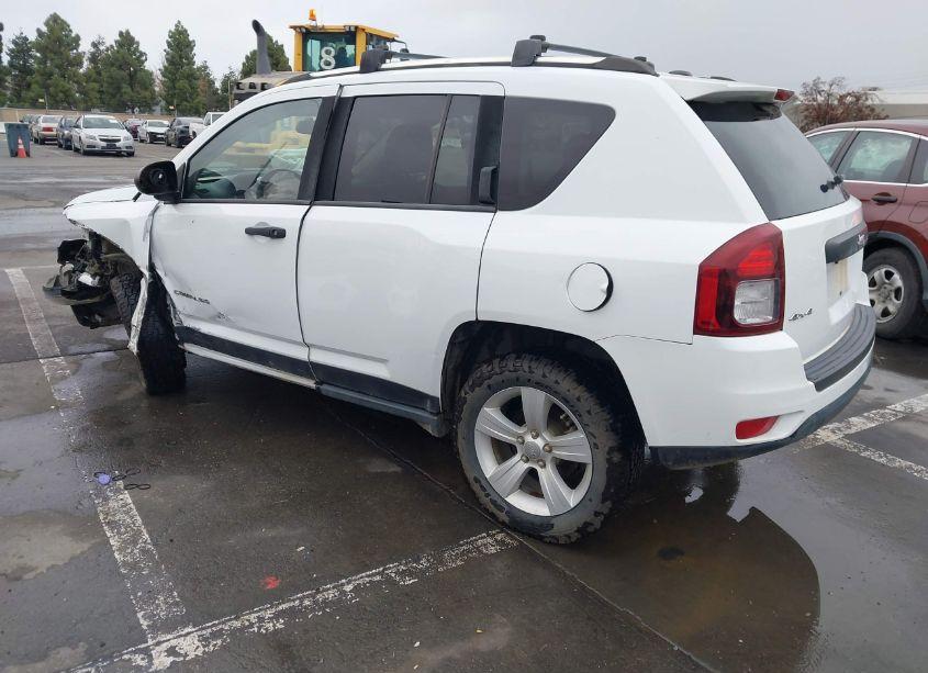 Photo 3 of 2014 Jeep Compass SPORT (VIN 1C4NJDBBXED827349)