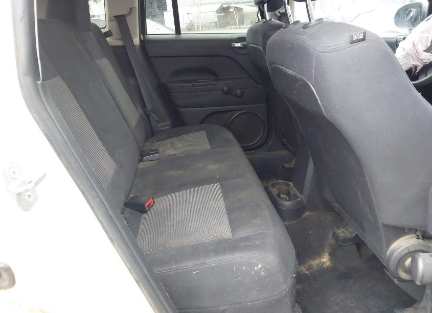 Photo 8 of 2014 Jeep Compass SPORT (VIN 1C4NJDBBXED827349)