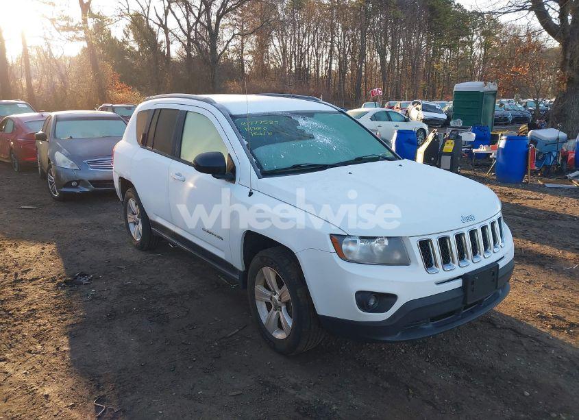 2014 Jeep Compass SPORT (VIN 1C4NJDBBXED879581) main photo