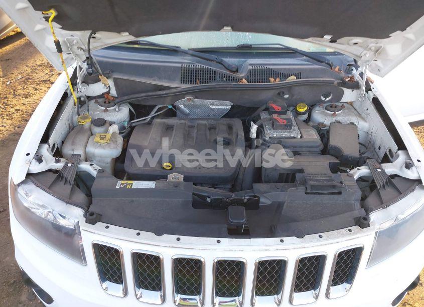 Photo 10 of 2014 Jeep Compass SPORT (VIN 1C4NJDBBXED879581)