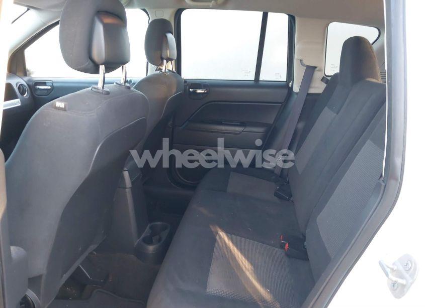 Photo 8 of 2014 Jeep Compass SPORT (VIN 1C4NJDBBXED879581)