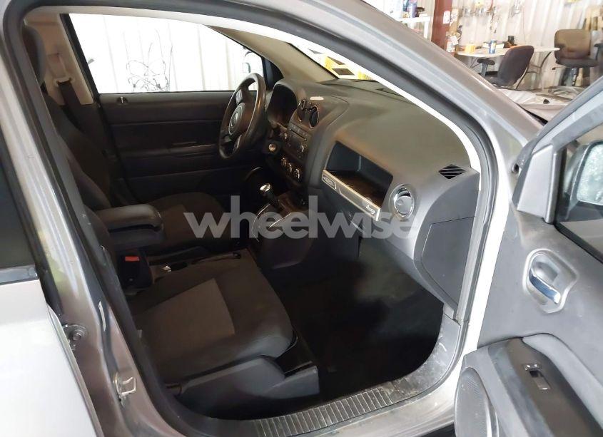 Photo 5 of 2016 Jeep Compass SPORT (VIN 1C4NJDBBXGD518399)