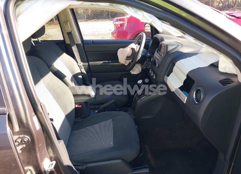 Photo 5 of 2016 Jeep Compass SPORT (VIN 1C4NJDBBXGD617790)