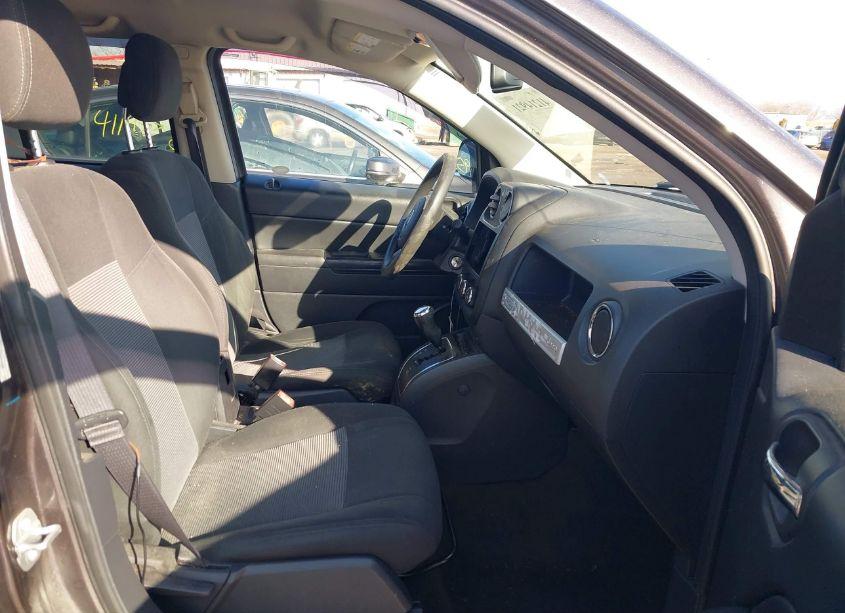 Photo 5 of 2017 Jeep Compass SPORT (VIN 1C4NJDBBXHD142692)