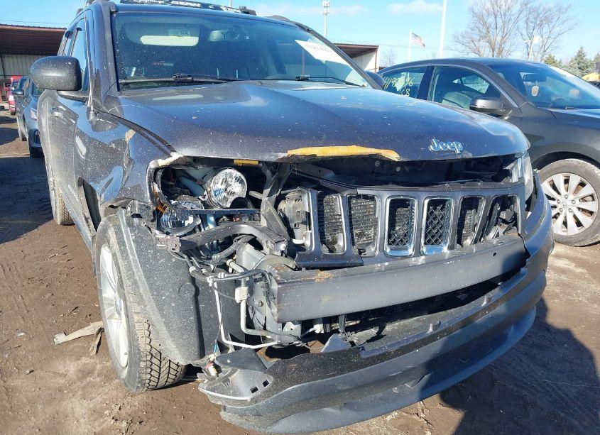 Photo 6 of 2017 Jeep Compass SPORT (VIN 1C4NJDBBXHD142692)