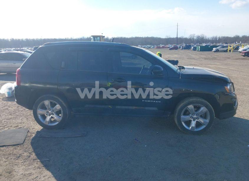 Photo 13 of 2014 Jeep Compass LIMITED (VIN 1C4NJDCB0ED846975)