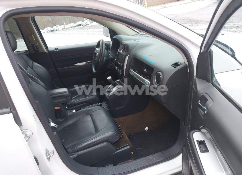 Photo 5 of 2015 Jeep Compass LIMITED (VIN 1C4NJDCB9FD216387)